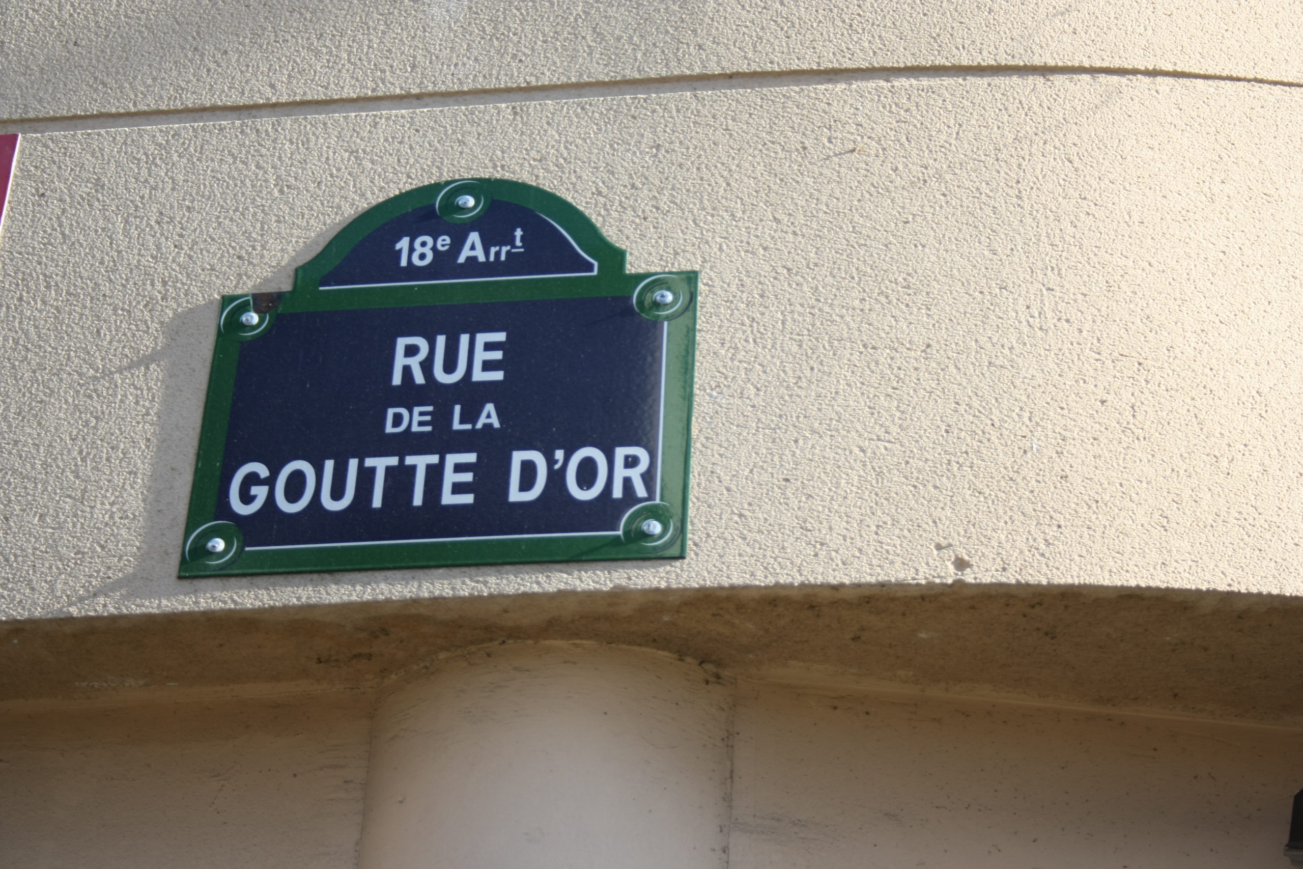Paris_Rue_de_la_Goutte_d'Or183