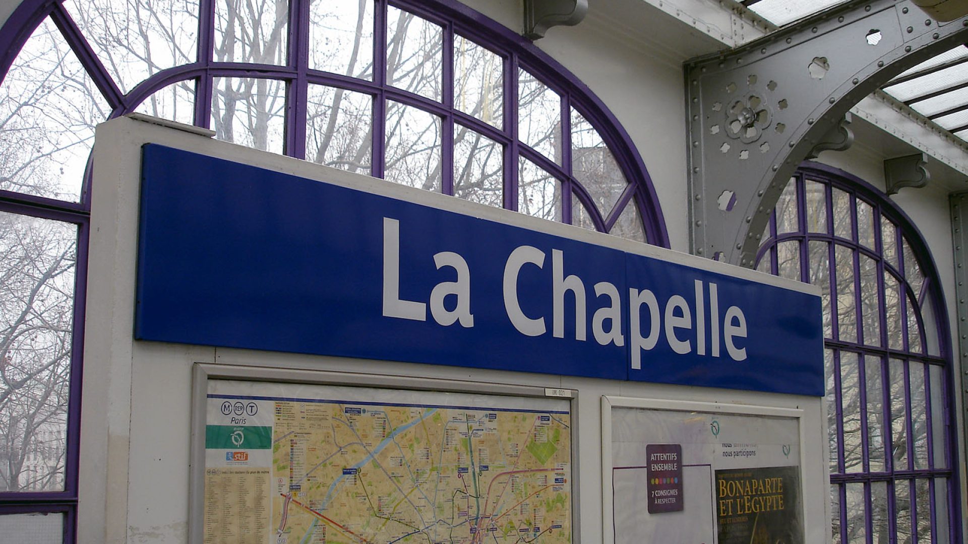 Metro_de_Paris_-_Ligne_2_-_La_Chapelle_02